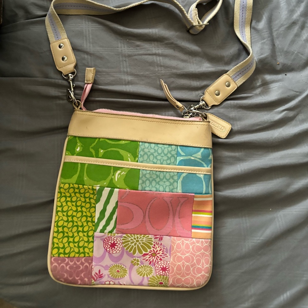 Coach Vintage Colorful Patchwork Crossbody Bag great for summer🤩💜💜